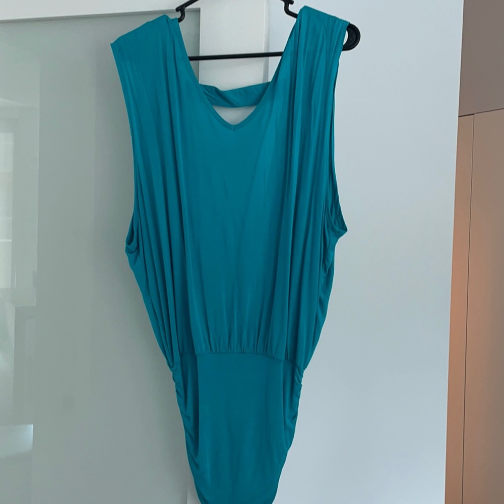 Super cute long open back tunic top